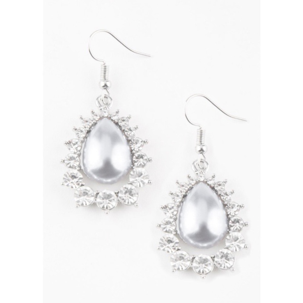 Royalty Pearl Earrings